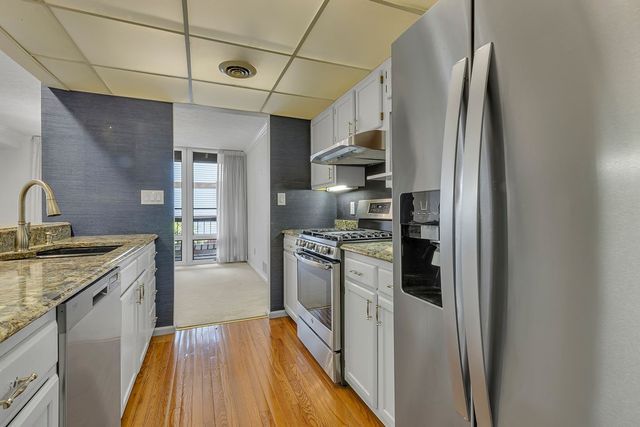 300 6th St 4, Beaver, PA 15009