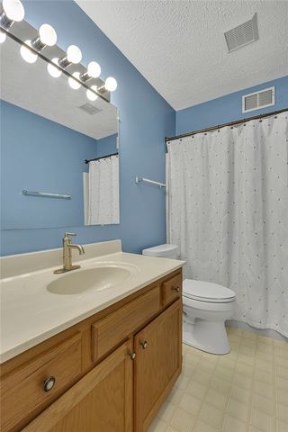 300 6th St 4, Beaver, PA 15009