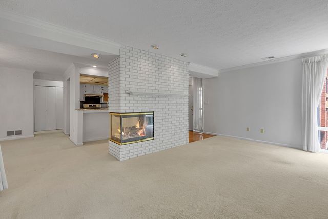 300 6th St 4, Beaver, PA 15009
