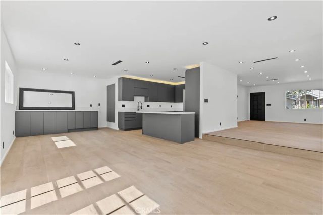 536 Hampton Road, Burbank, CA 91504