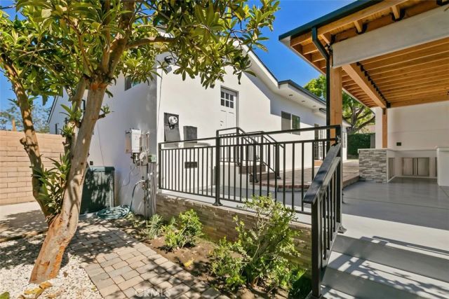 536 Hampton Road, Burbank, CA 91504
