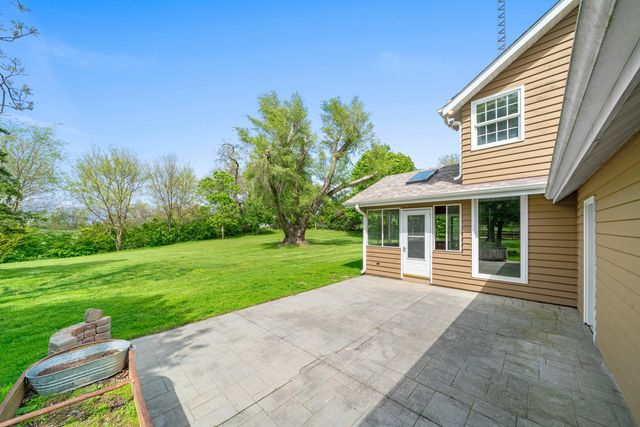 1977 County Line Road, Sandwich, IL 60548