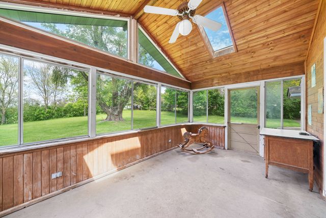 1977 County Line Road, Sandwich, IL 60548