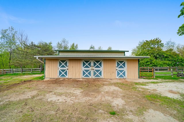 1977 County Line Road, Sandwich, IL 60548