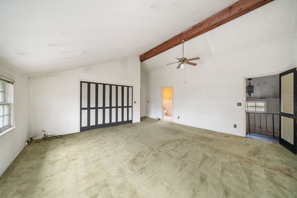 Image 26 of property listing at 1977 County Line Road, Sandwich, IL 60548