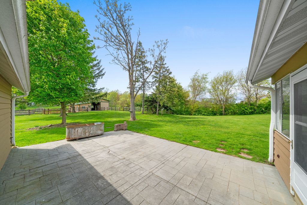 Image 45 of property listing at 1977 County Line Road, Sandwich, IL 60548