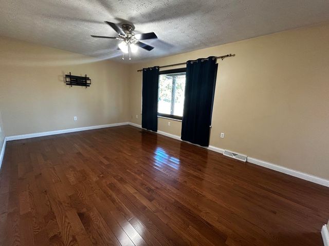 411 Boat Dock Road, Somerset, KY 42501