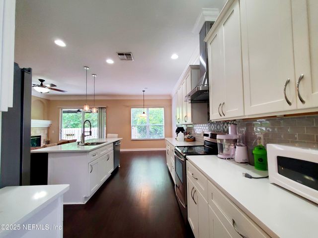 5627 RIBBON ROSE Drive, Jacksonville, FL 32258