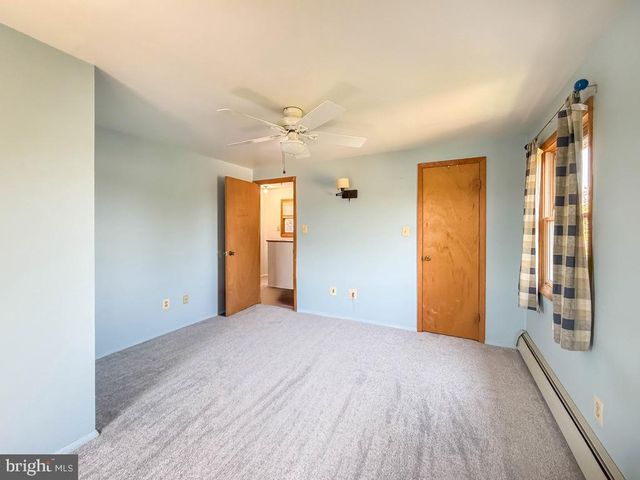 169 CRABTREE DR, Levittown, PA 19055
