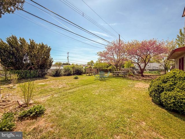 169 CRABTREE DR, Levittown, PA 19055