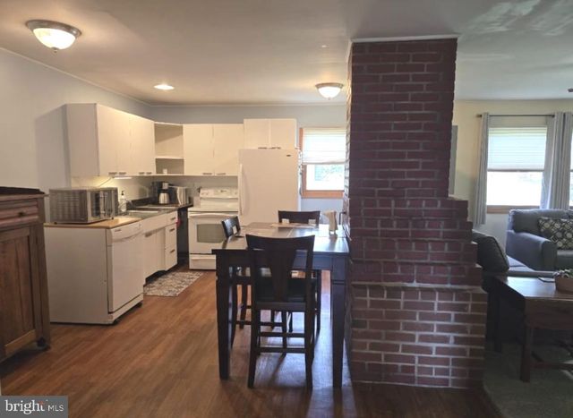 169 CRABTREE DR, Levittown, PA 19055