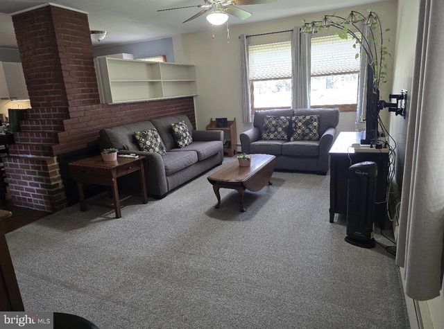 169 CRABTREE DR, Levittown, PA 19055