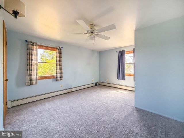 169 CRABTREE DR, Levittown, PA 19055