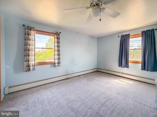 169 CRABTREE DR, Levittown, PA 19055