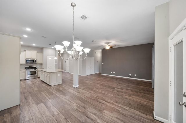 262 Pleasant Hill Way, Conroe, TX 77304