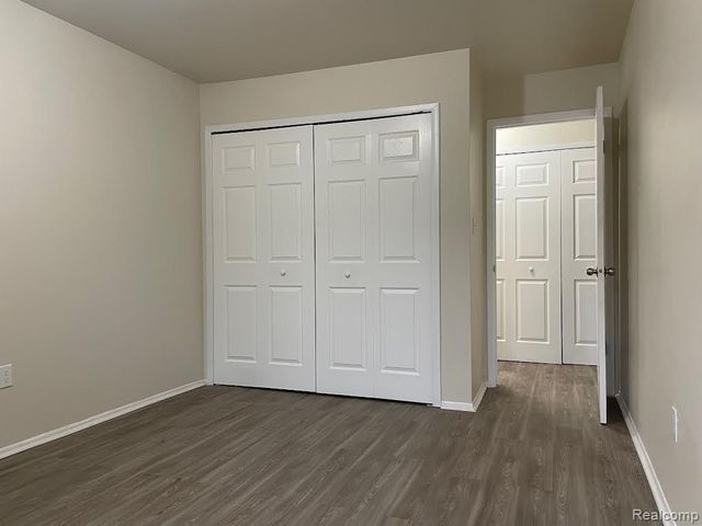 19250 Wick Road 216, Allen Park, MI 48101