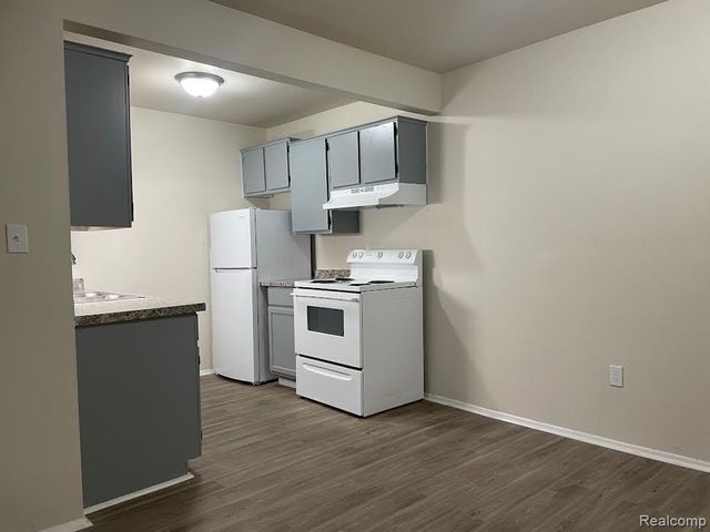 19250 Wick Road 216, Allen Park, MI 48101