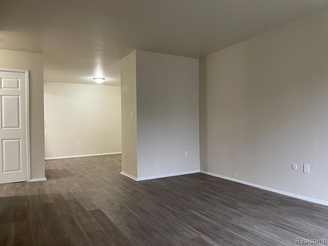 19250 Wick Road 216, Allen Park, MI 48101