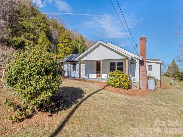 9 Whitted Road, Canton, NC 28716