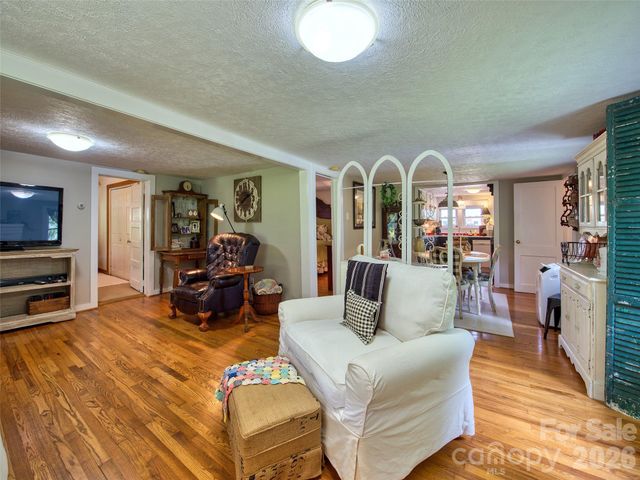 9 Whitted Road, Canton, NC 28716