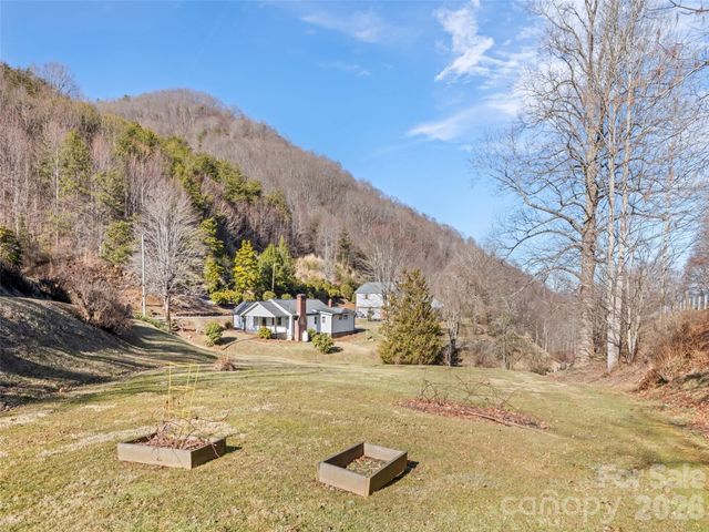 9 Whitted Road, Canton, NC 28716