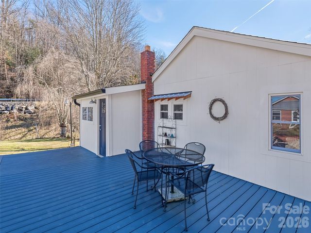 9 Whitted Road, Canton, NC 28716