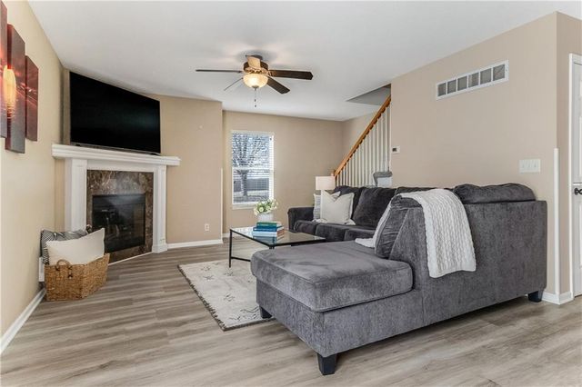 800 Raven Court, Belton, MO 64012