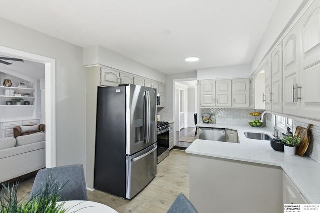 910 Joseph Drive, Papillion, NE 68046