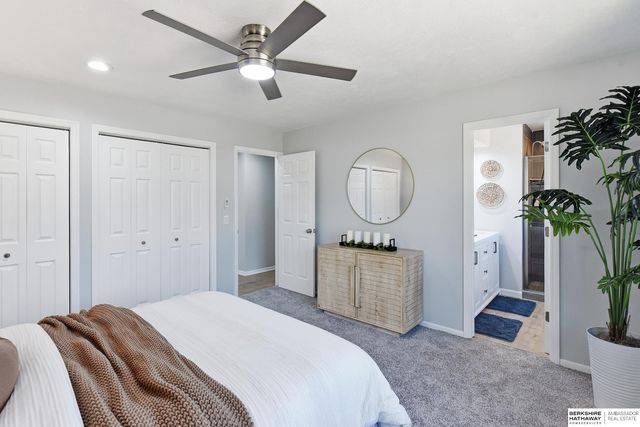 910 Joseph Drive, Papillion, NE 68046
