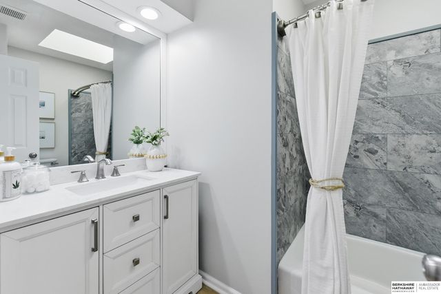 910 Joseph Drive, Papillion, NE 68046