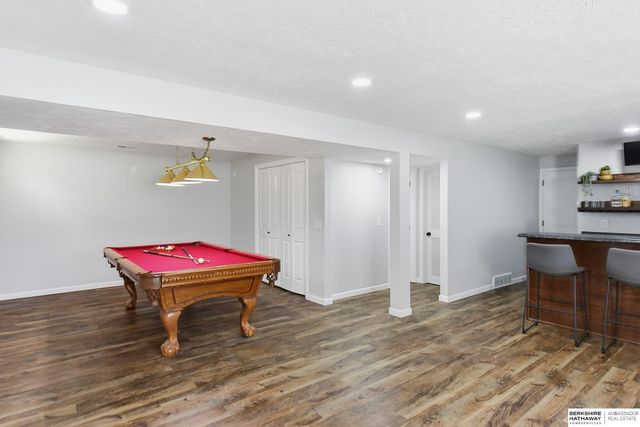 910 Joseph Drive, Papillion, NE 68046