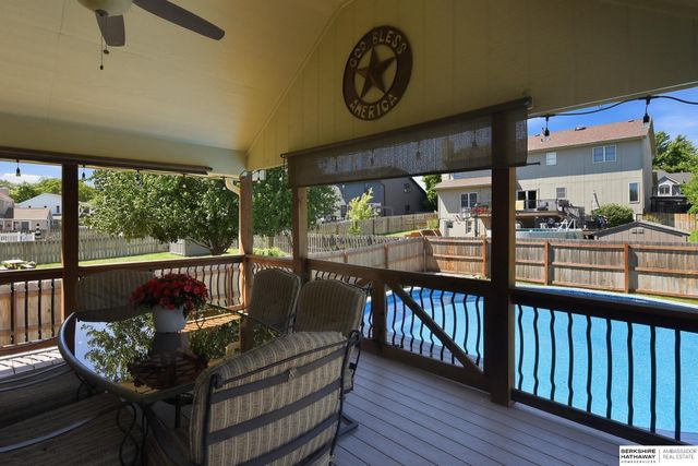 910 Joseph Drive, Papillion, NE 68046