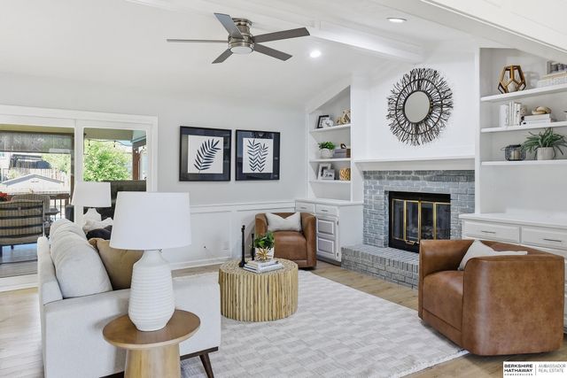 910 Joseph Drive, Papillion, NE 68046