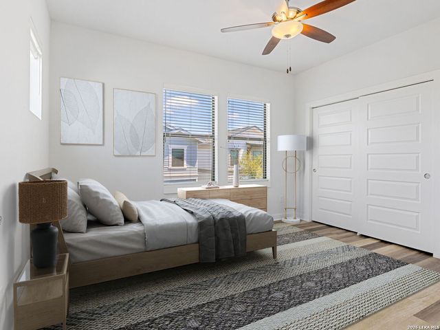 1114 N OLIVE ST, San Antonio, TX 78202