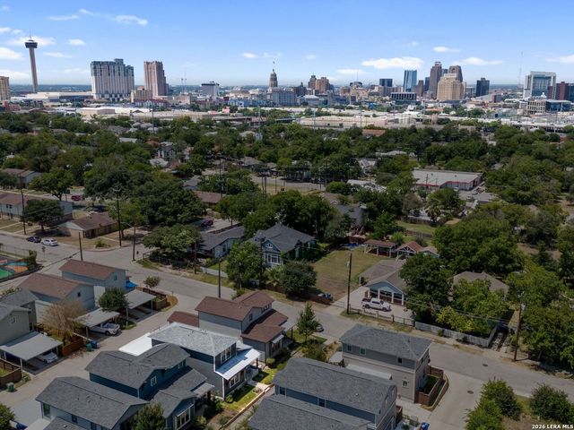 1114 N OLIVE ST, San Antonio, TX 78202