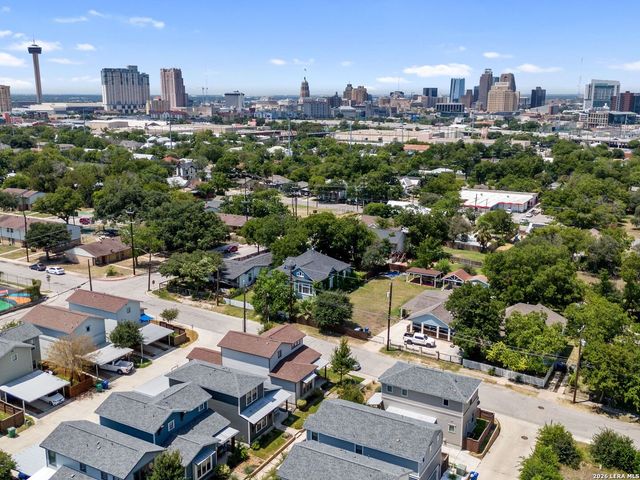 1114 N OLIVE ST, San Antonio, TX 78202
