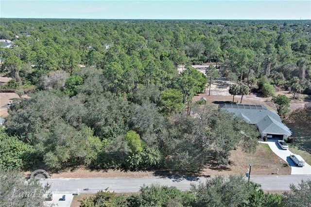 414 Lake AVE, Lehigh Acres, FL 33972