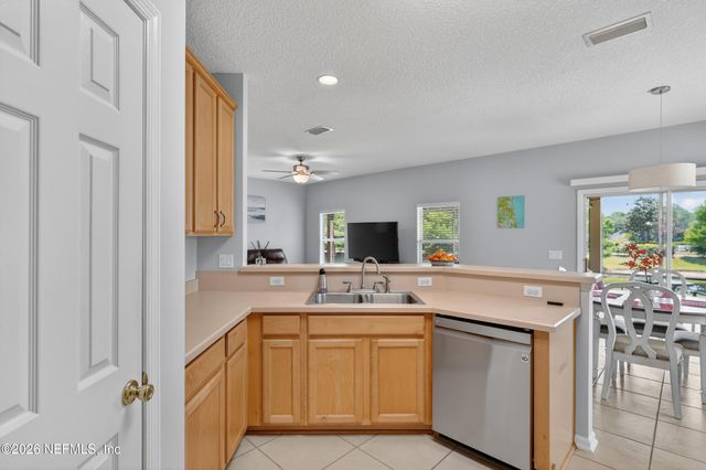 1693 TIMBER CROSSING Lane, Jacksonville, FL 32225
