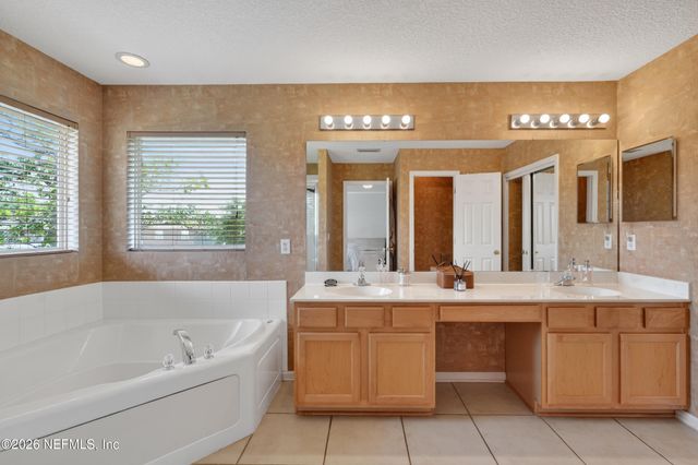 1693 TIMBER CROSSING Lane, Jacksonville, FL 32225