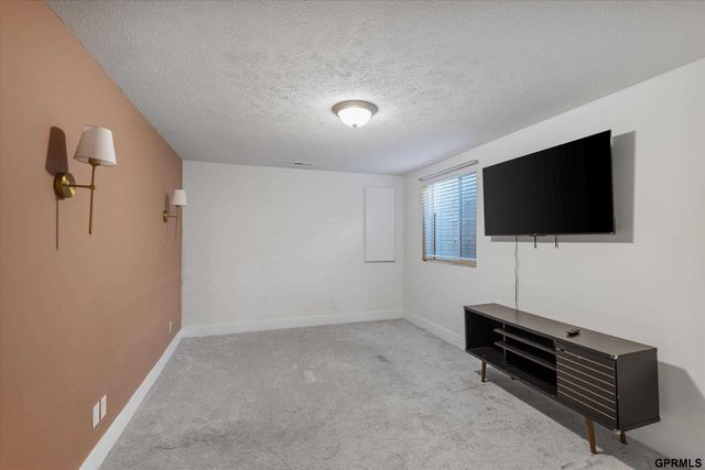 7358 S 185 Street, Omaha, NE 68136