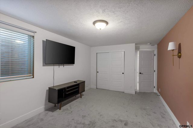 7358 S 185 Street, Omaha, NE 68136