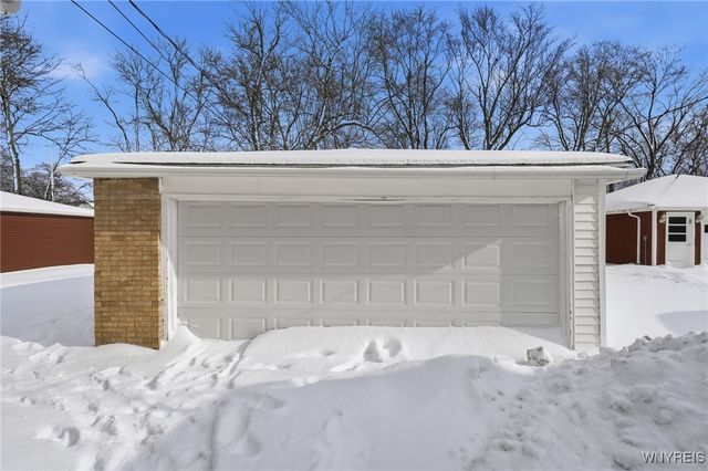 35 Jasmine Avenue, West Seneca, NY 14224