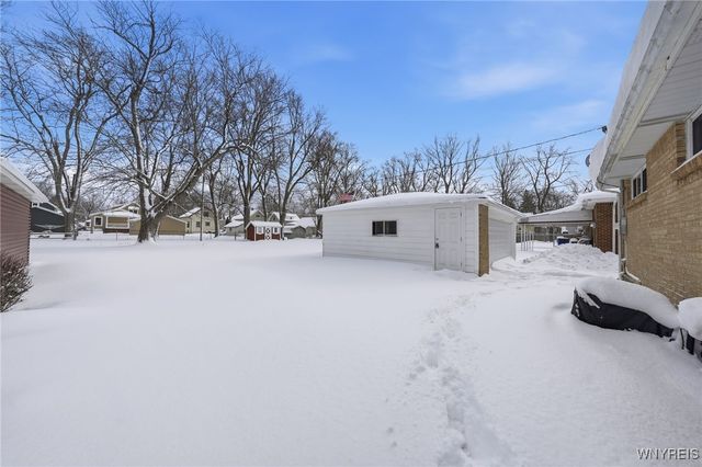 35 Jasmine Avenue, West Seneca, NY 14224