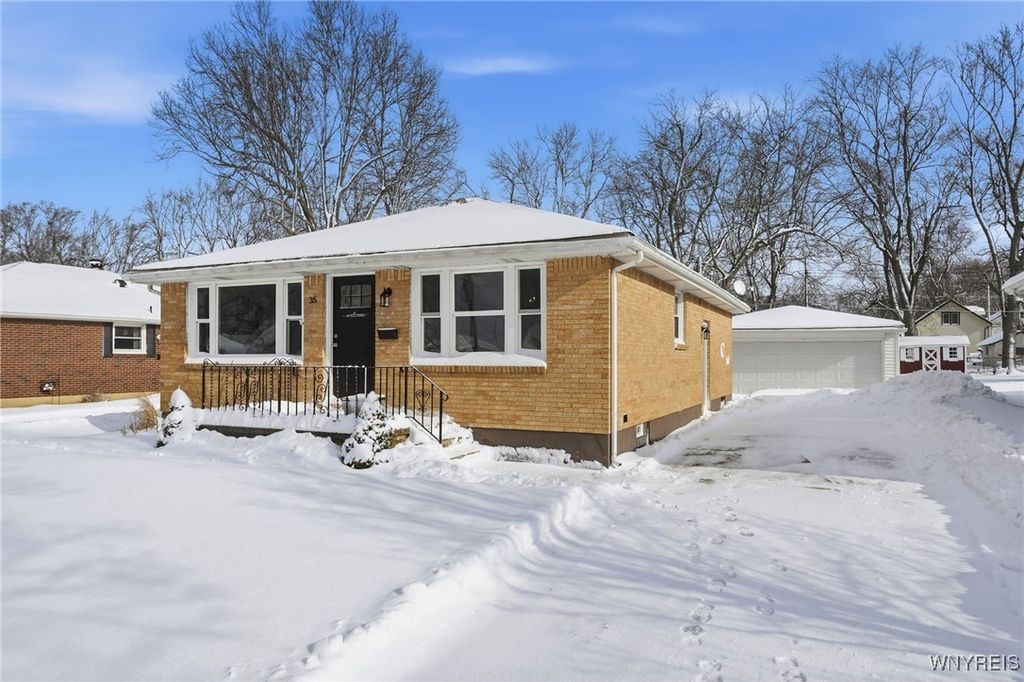 35 Jasmine Avenue, West Seneca, NY 14224