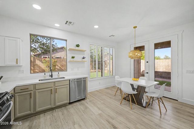 5776 W ALICE Avenue, Glendale, AZ 85302