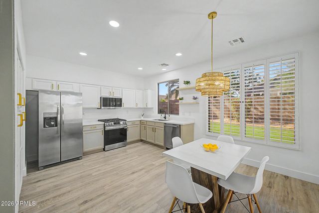 5776 W ALICE Avenue, Glendale, AZ 85302