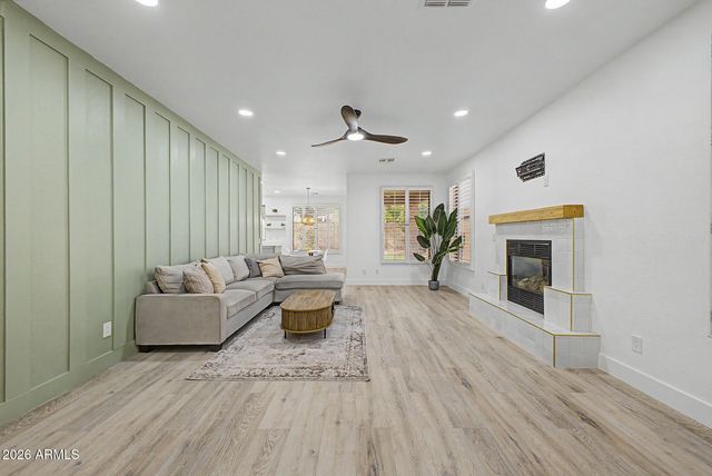 5776 W ALICE Avenue, Glendale, AZ 85302
