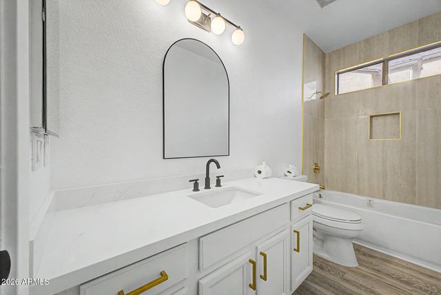 5776 W ALICE Avenue, Glendale, AZ 85302