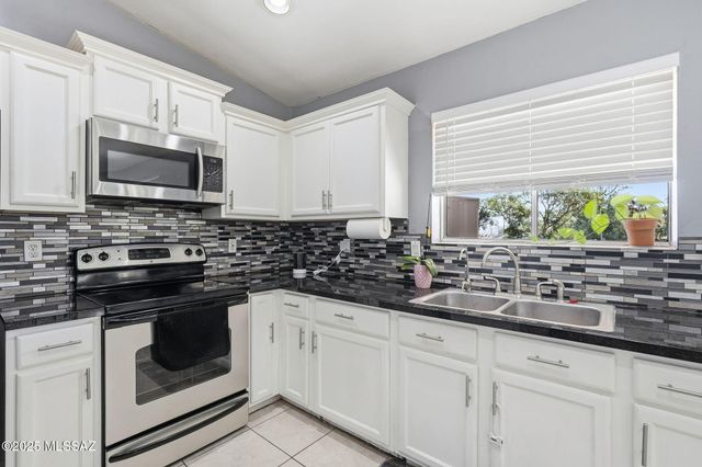 473 Alondra Court, Rio Rico, AZ 85648