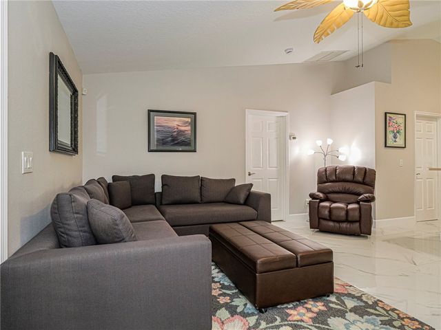 882 Jamaica Avenue, Sebastian, FL 32958